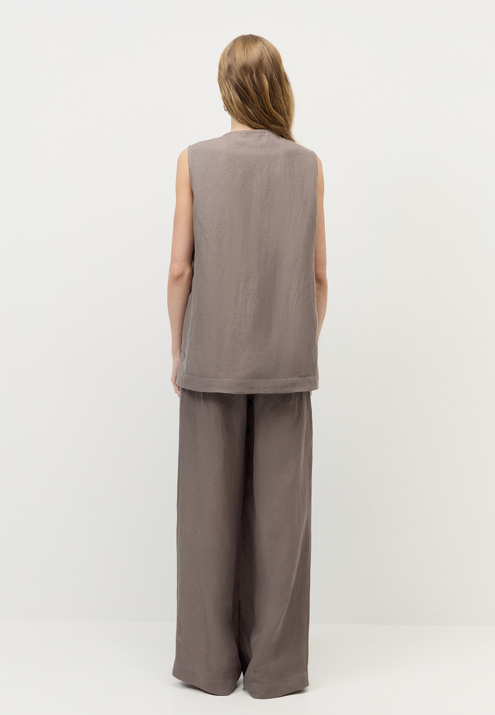 Жилет удлиненный из смесового льна