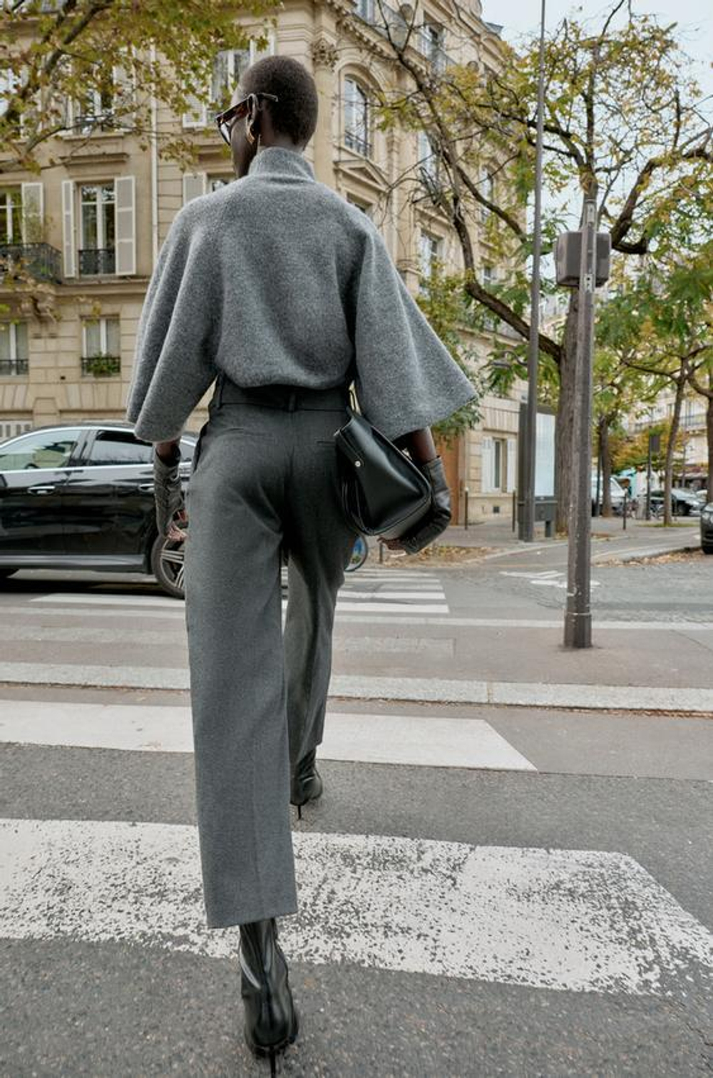 ZARA ПРЯМЫЕ БРЮКИ С ЗАЩИПАМИ, МЯГКИЙ СЕРЫЙ