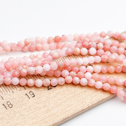 Опал розовый граненый бусины, диаметр около 3-3,2 мм, цена за отрезок 19 см (1/2 нити)