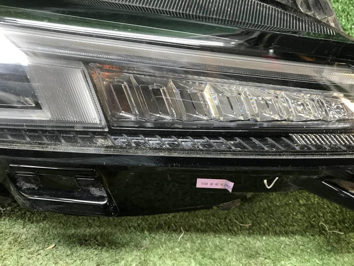 Битая Фара правая Changan Lamore (2023-н.в.) LED