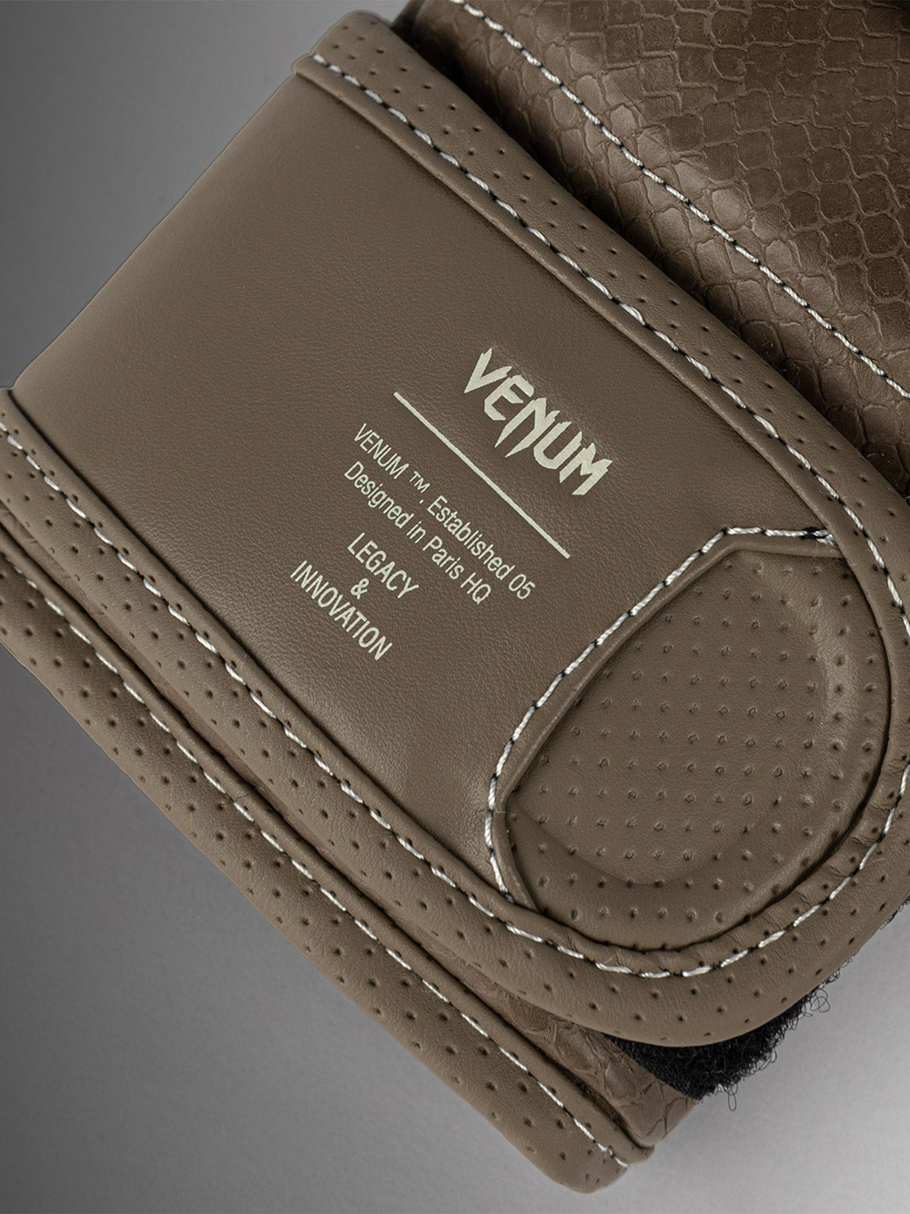 Перчатки ММА Venum Impact Evo Scales Brown
