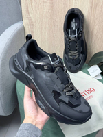Кроссовки Valentino