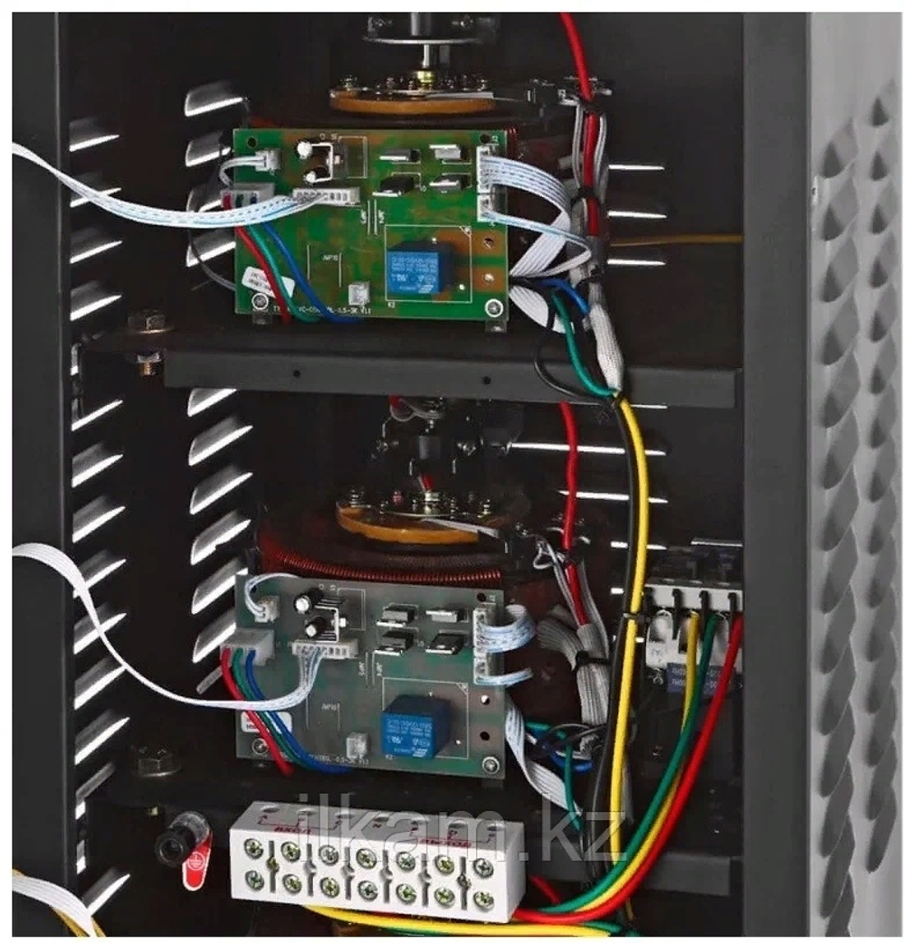 Стабилизатор напряжения Ресанта ACH-15000/3-ЭМ