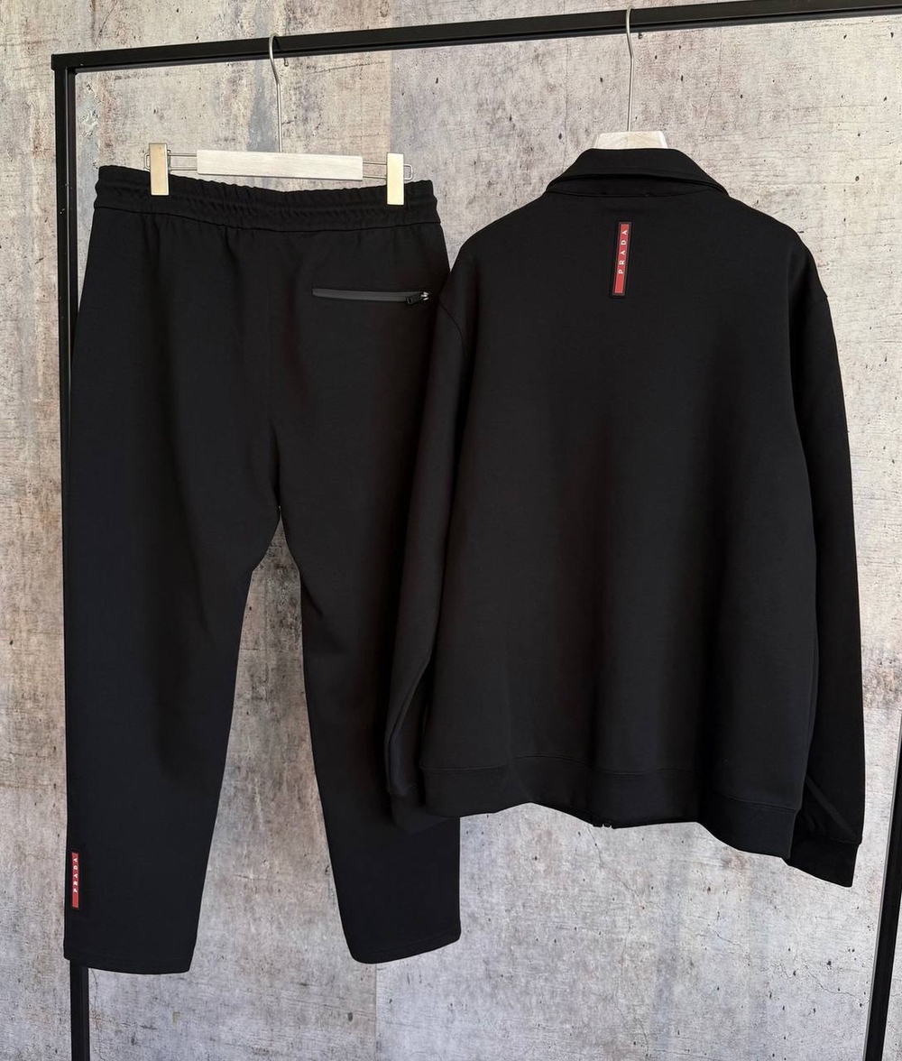 Спортивный костюм Prada