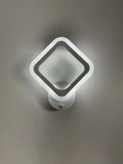 Бра с кнопкой, настенный светодиодный светильник белый, ромб, квадрат 8822/1 WH, 16 ВТ, комнатное освещение 5 кв. м. 1801