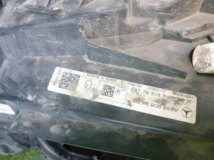 Битая Фара правая Mercedes GLC X253 (2015-2019) LED