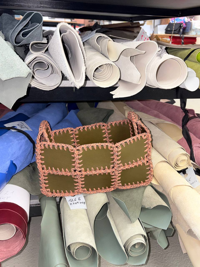 SAMPLE SEVA KHAKI/ORANGE S