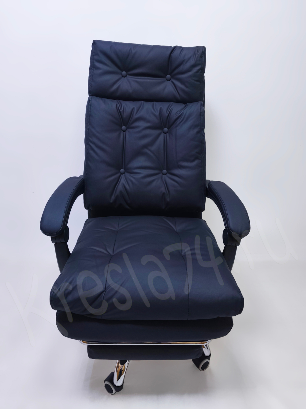 Кресло руководителя с подножкой. Цвет черный