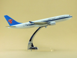 Модель самолета Airbus A330-200 (М1:144, China Southern)