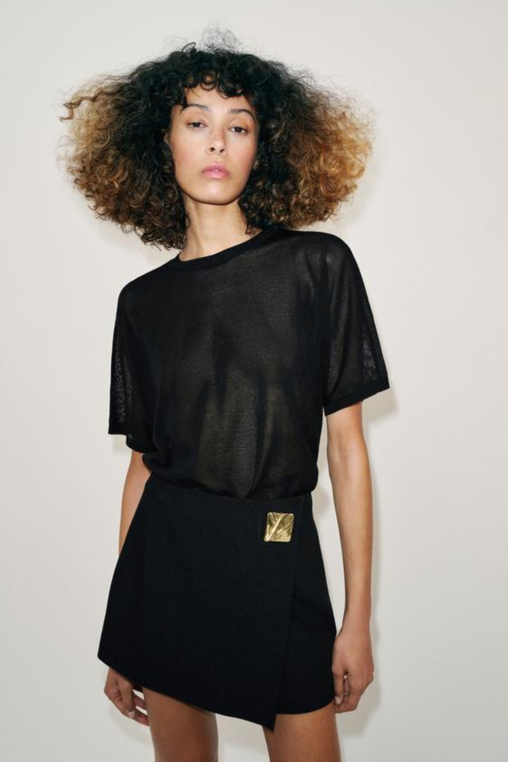 ZARA ЮБКА-ШОРТЫ АСИММЕТРИЧНЫЕ С АППЛИКАЦИЕЙ, ЧЕРНЫЙ
