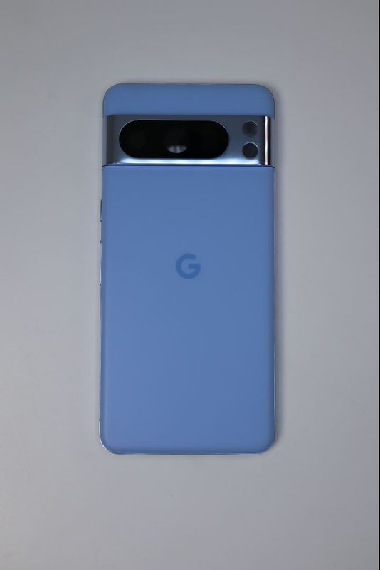 Задняя крышка в сборке с рамкой (Средняя часть корпуса) для Google Pixel 8 Pro голубая (Bay)