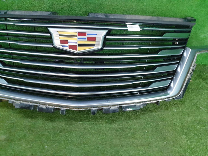 Решетка радиатора Cadillac Escalade 5 (2020-н.в.)