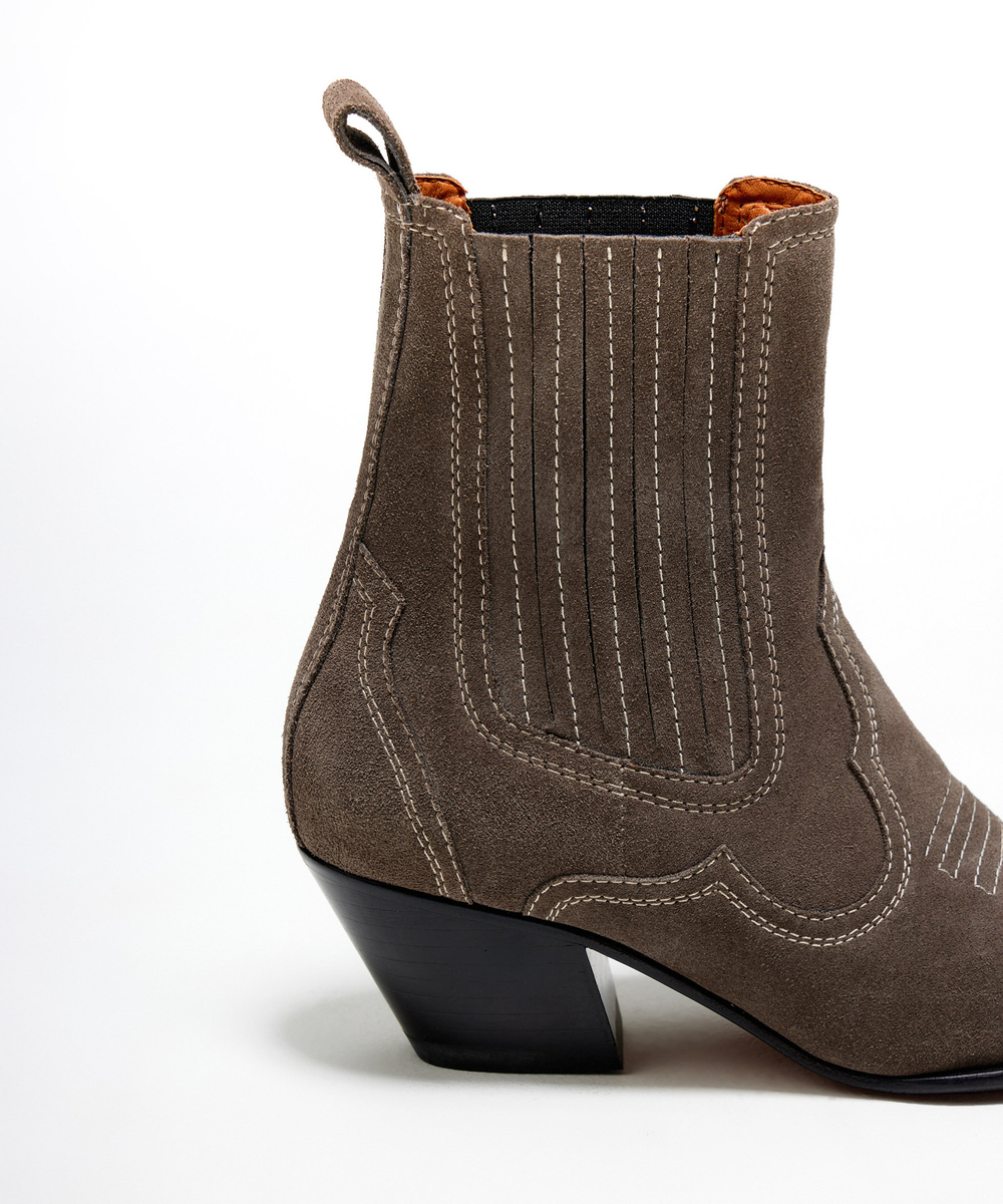 Казаки с прострочкой