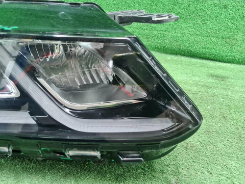 Битая Фара правая Geely Coolray (2019-2024) LED