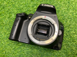 Canon 550D kit 18-55mm 3.5-5.6 III 21.100 кадров