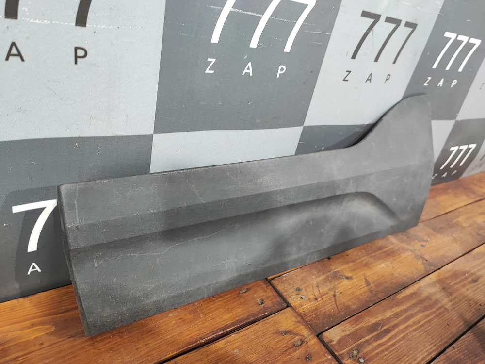 Накладка двери задней левой Volvo XC40 17-нв Б/У Оригинал 31448318