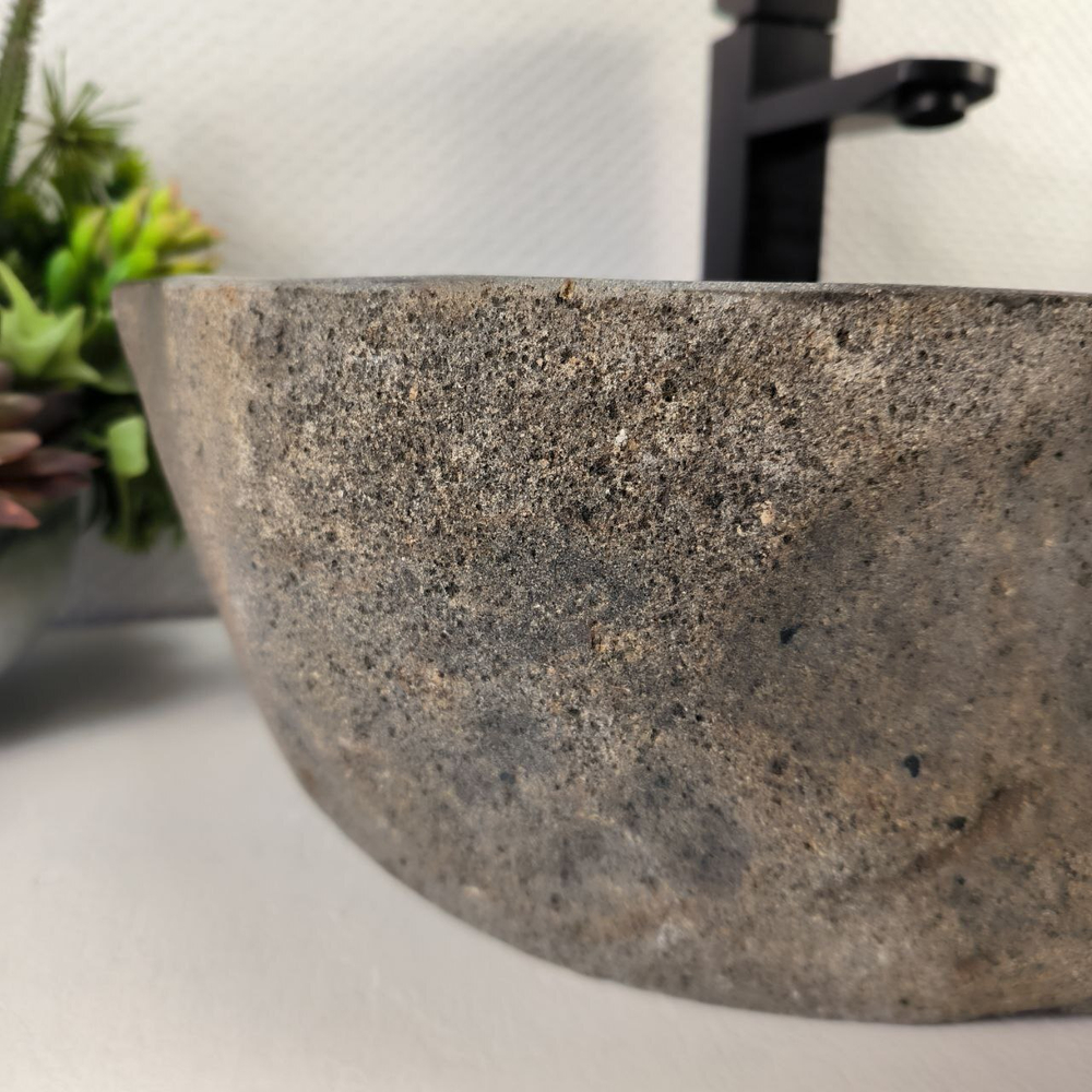 Раковина из речного камня RS-65414 52*38*15 0862