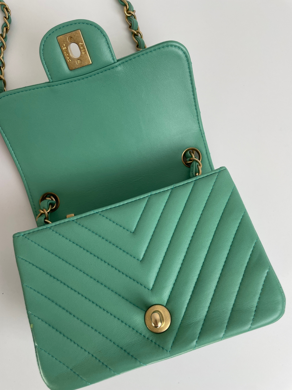 Сумка Chanel Chevron Mini Classic Flap Bag