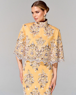 Укороченный кейп с вышивкой ручной работы