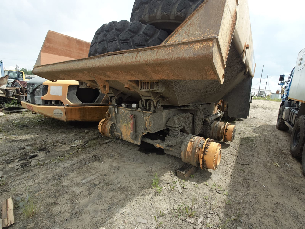 Volvo A60H Землевоз с шарнирно-сочлененой рамой A60H (Дизельный, 16,1 л, 635 л.с, АТ)