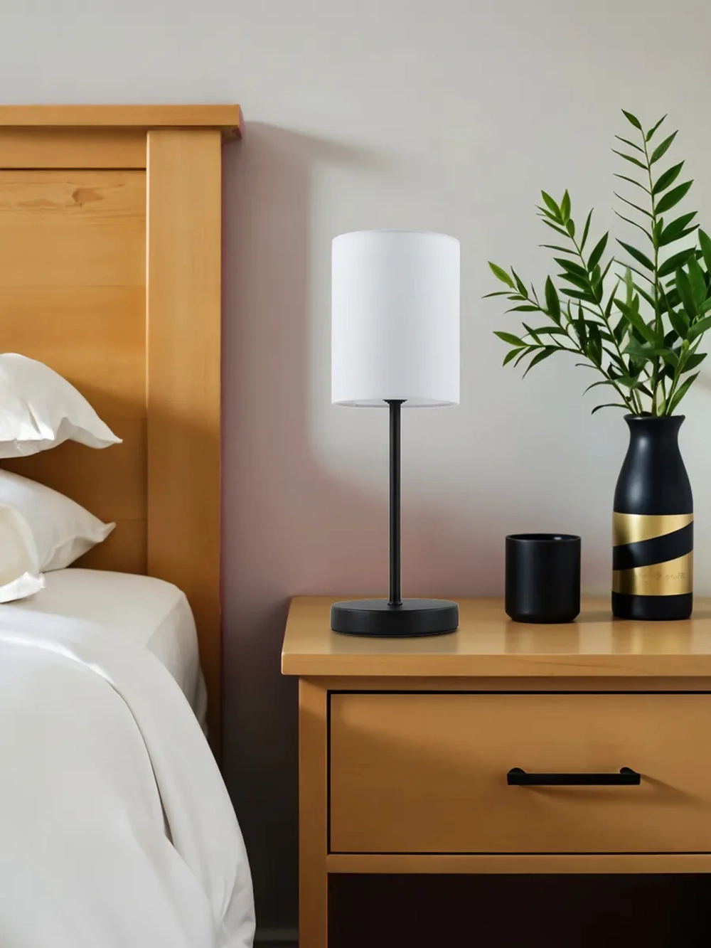 Прикроватный светильник настольный для спальни