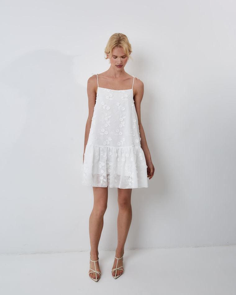 Сарафан из хлопкового шитья белый