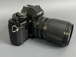 Minolta X-700 + Minolta MD 35-105mm 3.5-4.5 Zoom