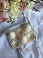 Подставка под яйца из гипса- ручная работа- узор сердечки