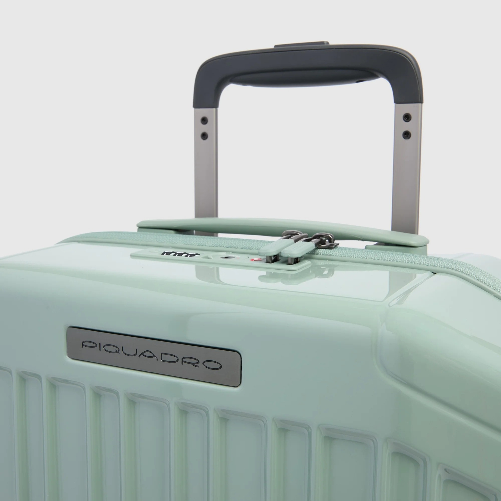 Чемодан ручная кладь под сиденье Piquadro BV6701PQL/Verde