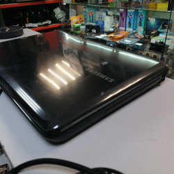 Ноутбук Samsung NP-R525