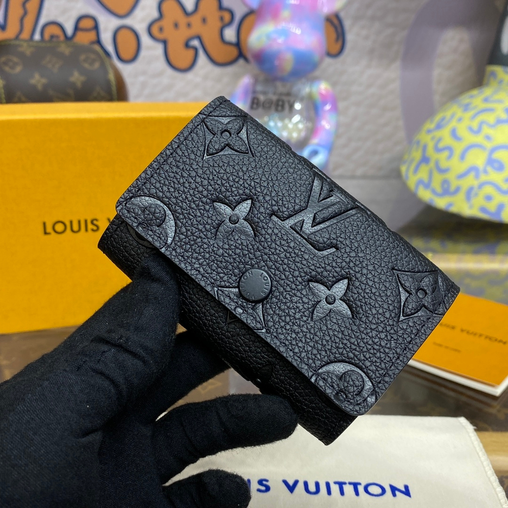 Louis Vuitton 6 Key Holder