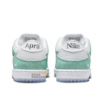 DUNK LOW SB x April Skateboards "Turbo Green"