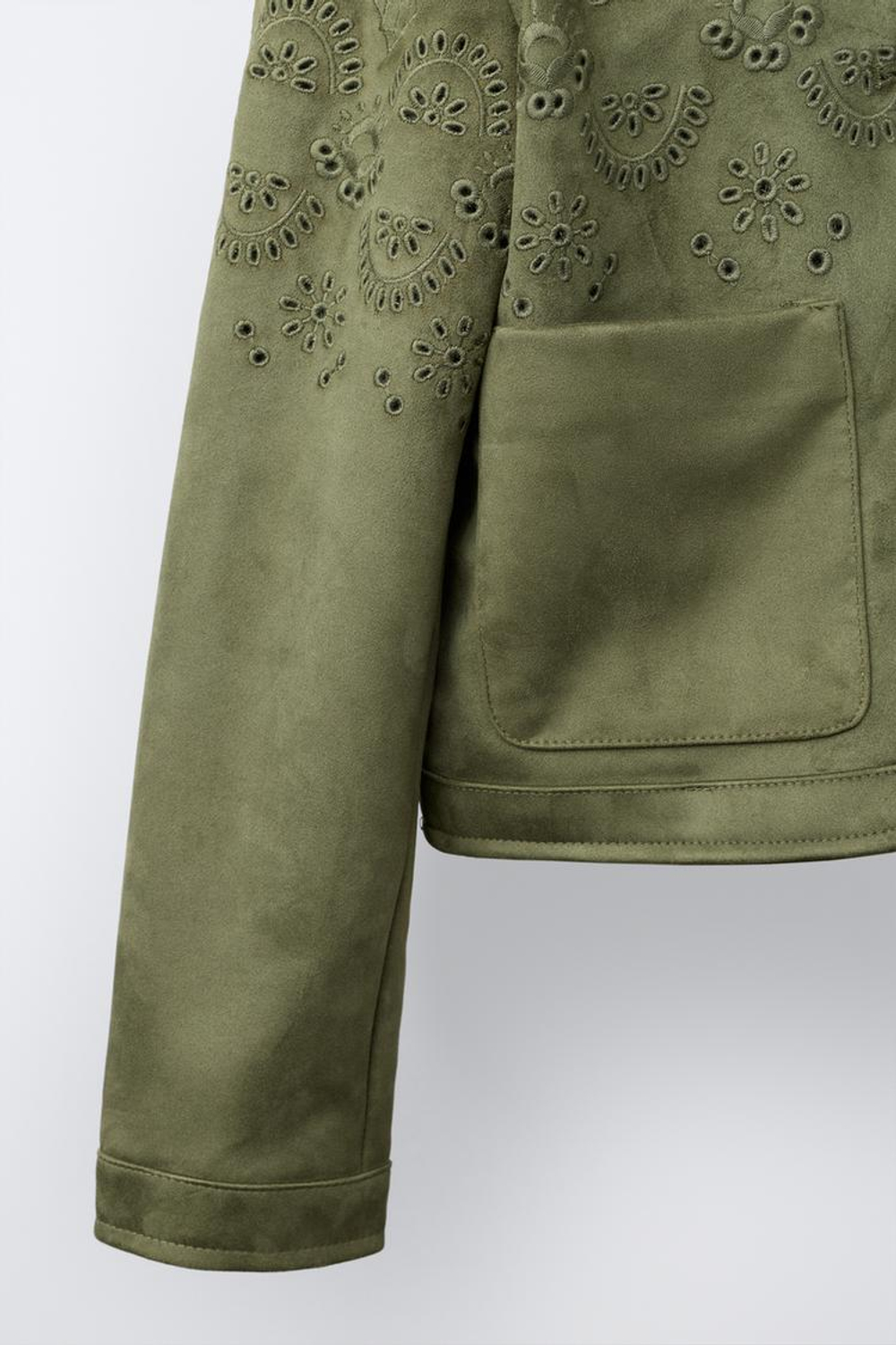 ZARA КУРТКА ИЗ ИСКУССТВЕННОЙ ЗАМШИ С ВЫШИВКОЙ, ХАКИ