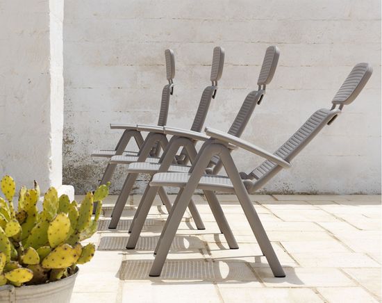 Кресло пластиковое складное Acquamarina цвет тортора Италия