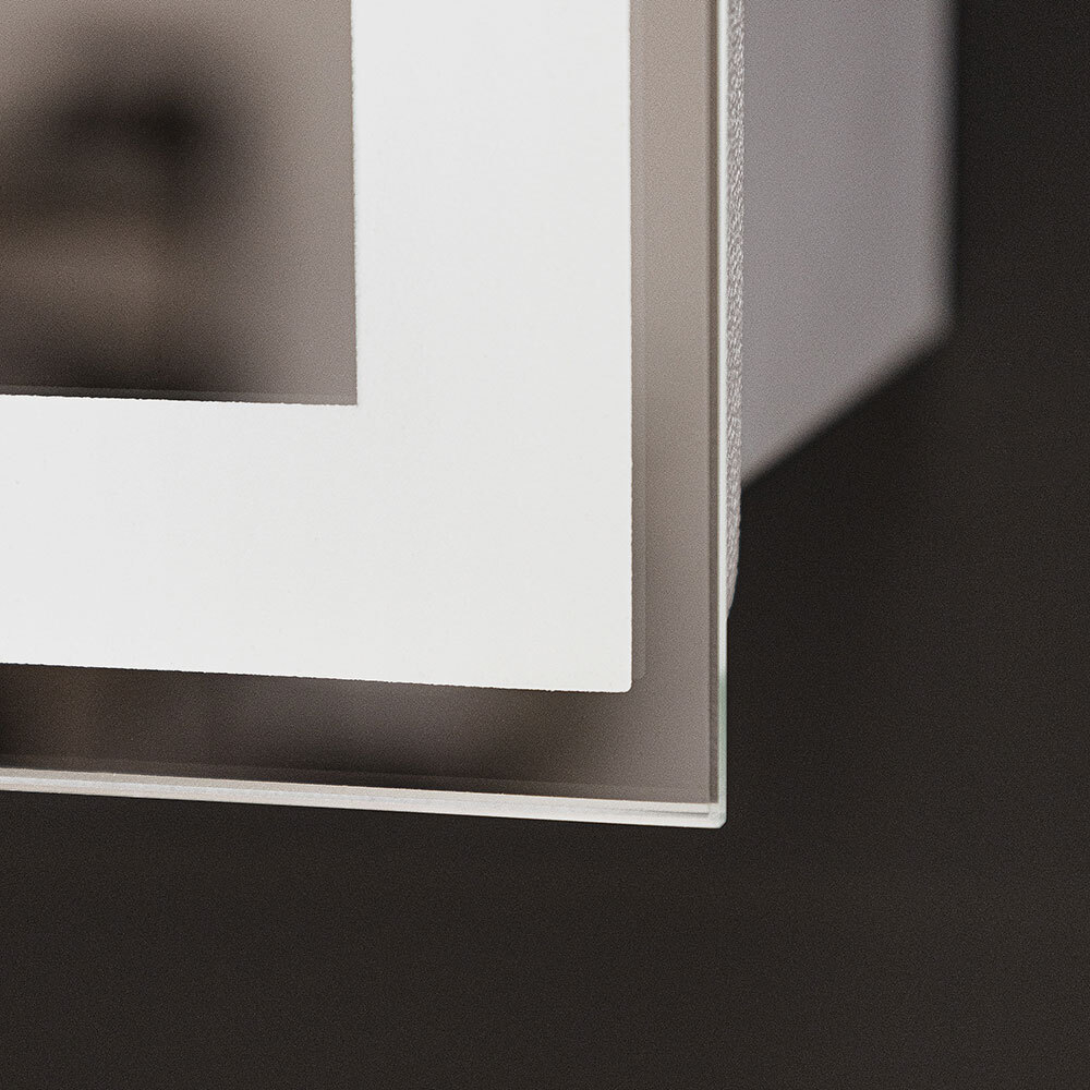 Зеркало-шкаф с подсветкой Эльба flip, 50х75 см (сенсорный выключатель, белый корпус)