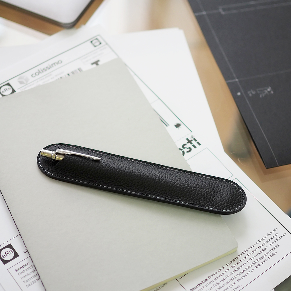 Чехол для ручки Stylo из кожи теленка, черного цвета