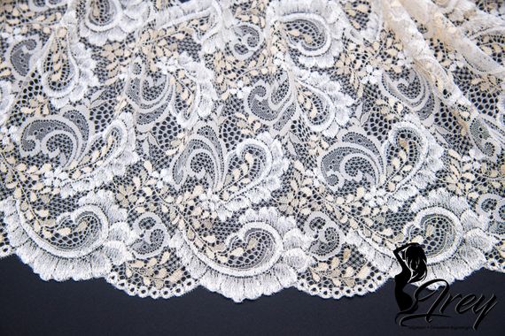 03-158 Кружево эластичное 20 см, айвори /телесный