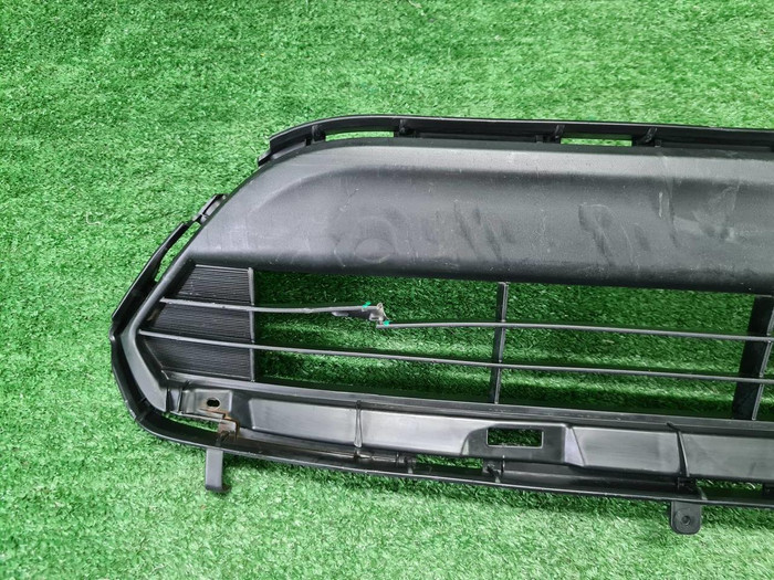 Решетка переднего бампера Toyota Highlander 2 U40 (2010-2013)