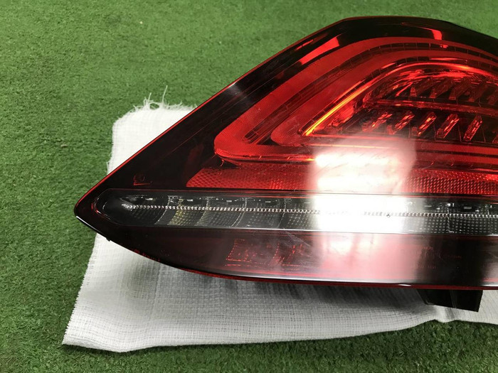 Фонарь правый Mercedes C w205 (2018-2023)