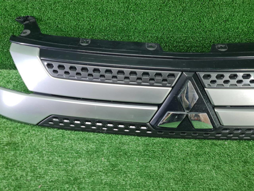 Решетка радиатора Mitsubishi Outlander 3 2018-н.в.