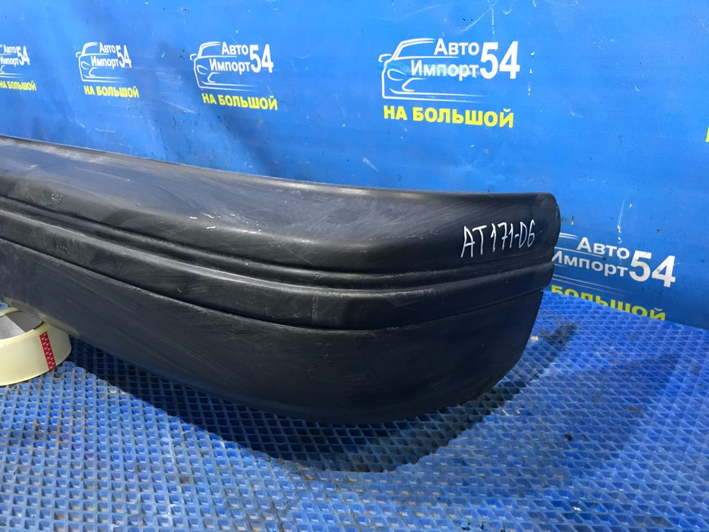 Бампер задний TOYOTA CARINA 1990