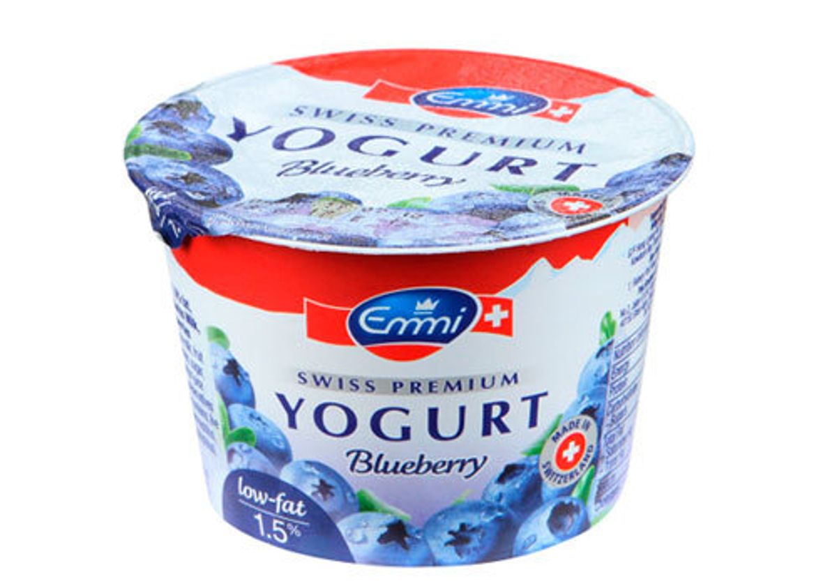 Йогурт с черникой "Swiss Premium" 1.5%, 100г