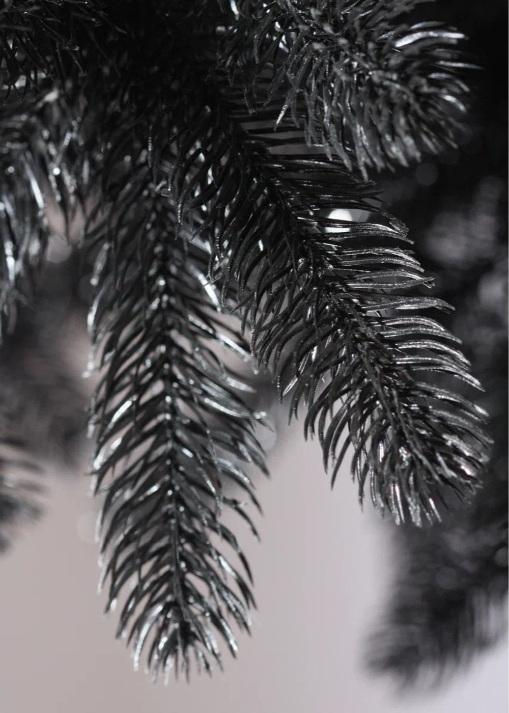 Искусственная елка «Императрица в черном» (Литая хвоя) от 1,2 м до 3 м