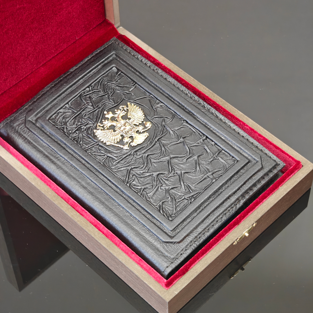 Ежедневник А5 «Герб РФ» №2 (съемная обложка из натуральной кожи) в футляре