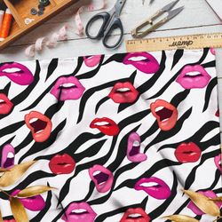 Ткань дюспо выразительные губы