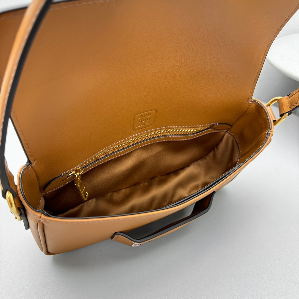 Miu Miu Penny Bag 23 cm