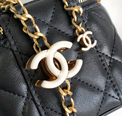 Chanel Vanity Bag 11 cm