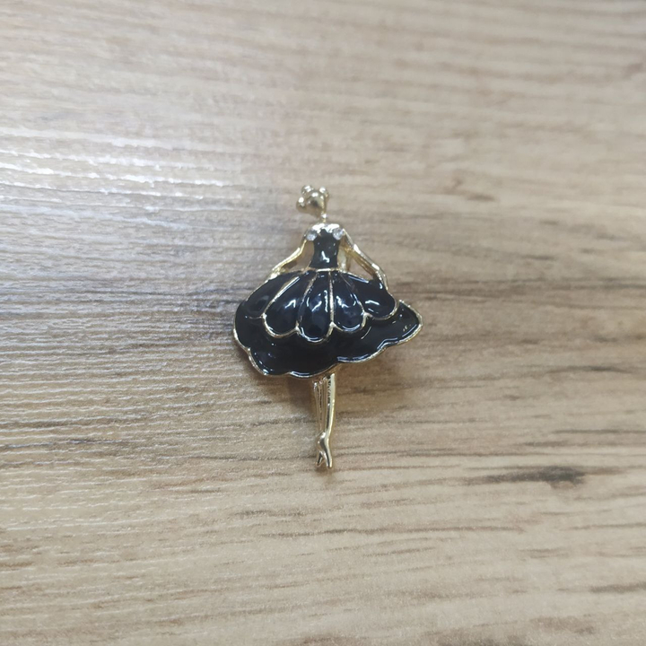 Брошь Mini Балеринка в черном платье на пуантах платье 3 стразы металл золотистый