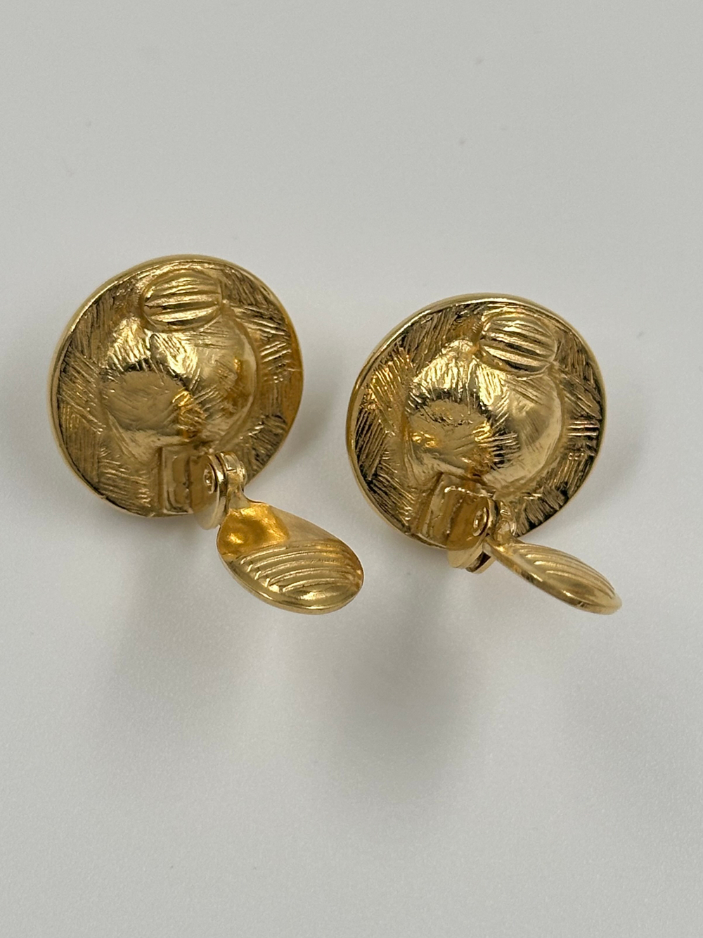 Клипсы с «жемчугом» Givenchy