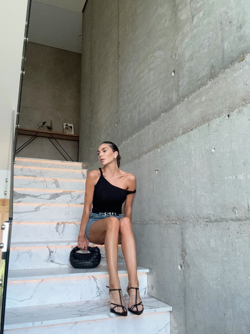 Боди с перекрутом bk